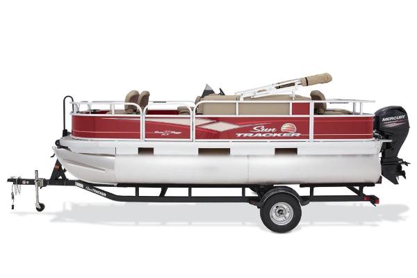 2019 Sun Tracker boat for sale, model of the boat is Bass Buggy 18 DLX & Image # 5 of 32