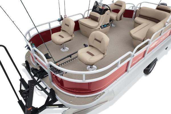 2019 Sun Tracker boat for sale, model of the boat is Bass Buggy 18 DLX & Image # 11 of 32