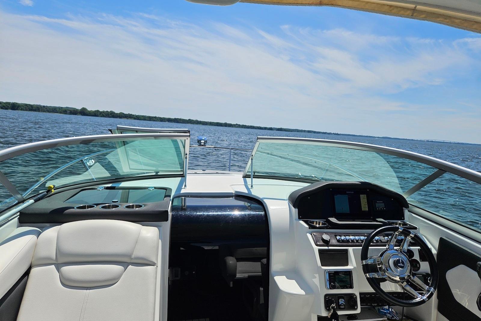 M 10557 WH Knot 10 Yacht Sales M 10557 WH Knot 10 Yacht Sales