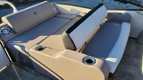 2021 Tahoe Pontoons boat for sale, model of the boat is Cascade 2385 Versatile Rear Lounger & Image # 11 of 14