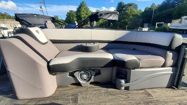 2021 Tahoe Pontoons boat for sale, model of the boat is Cascade 2385 Versatile Rear Lounger & Image # 10 of 14