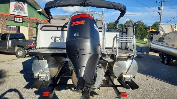 2021 Tahoe Pontoons boat for sale, model of the boat is Cascade 2385 Versatile Rear Lounger & Image # 7 of 14