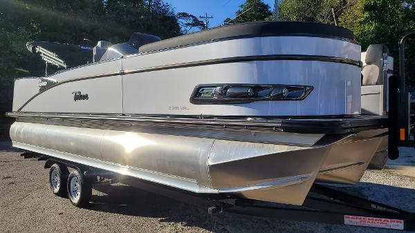 2021 Tahoe Pontoons boat for sale, model of the boat is Cascade 2385 Versatile Rear Lounger & Image # 2 of 14