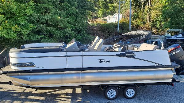 2021 Tahoe Pontoons boat for sale, model of the boat is Cascade 2385 Versatile Rear Lounger & Image # 5 of 14