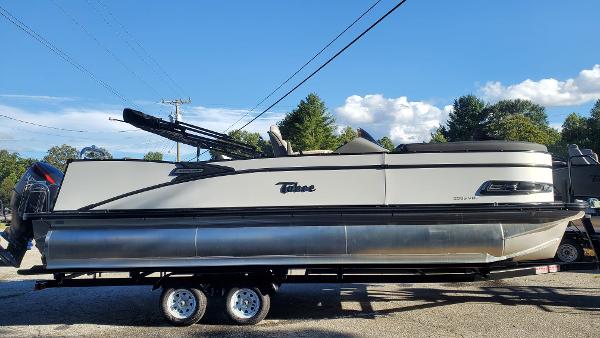 2021 Tahoe Pontoons boat for sale, model of the boat is Cascade 2385 Versatile Rear Lounger & Image # 1 of 14
