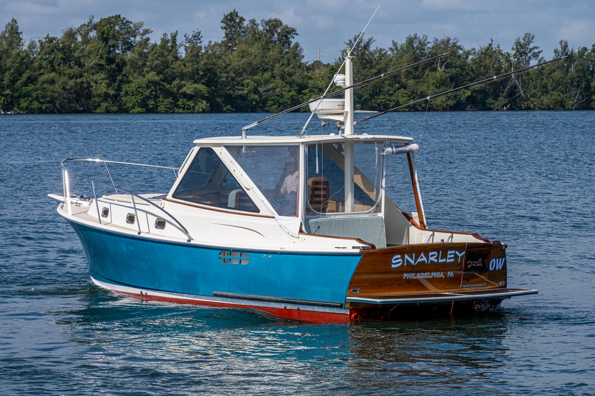 York 32 SNARLEY - Aft Port Profile