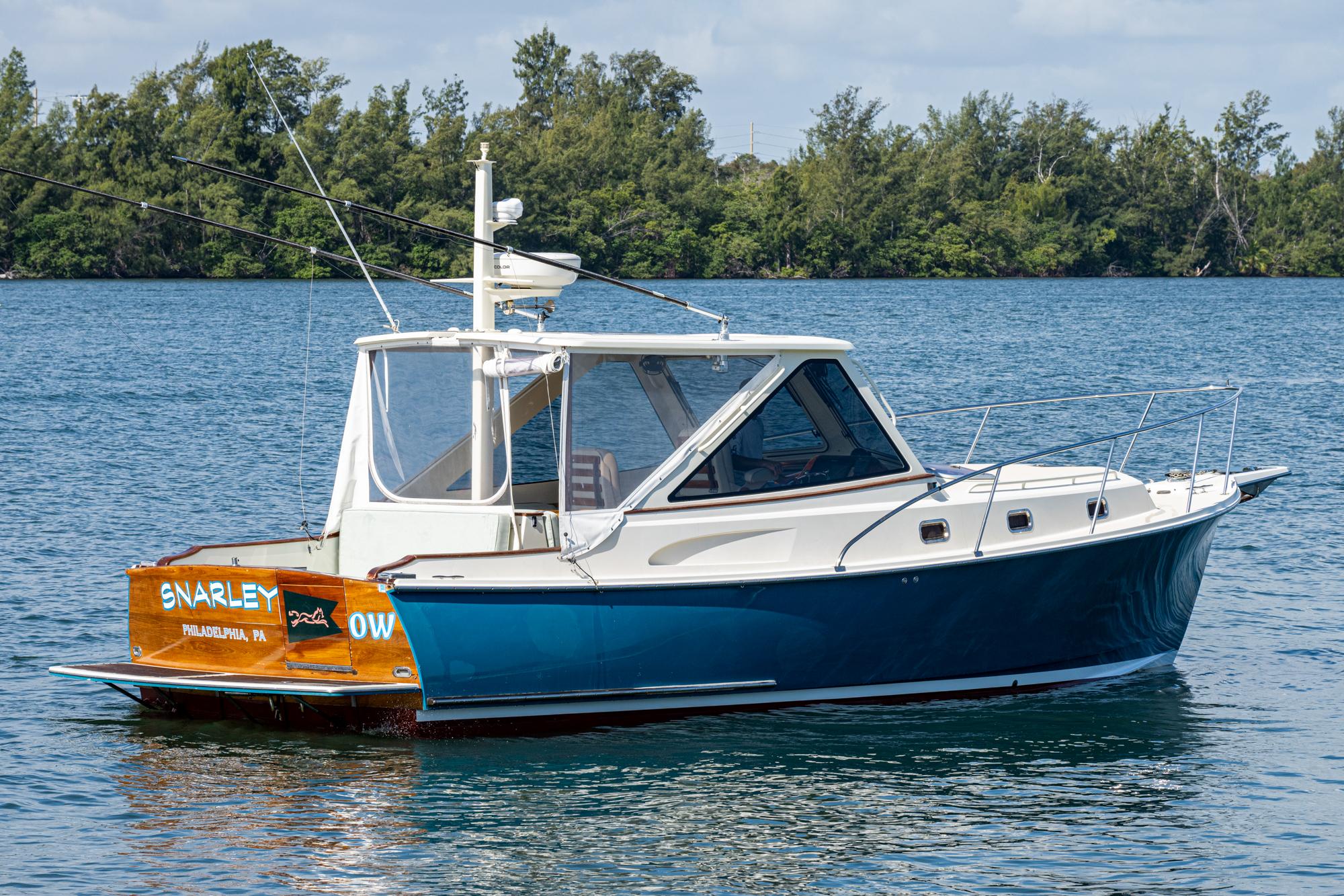 York 32 SNARLEY - Aft Starboard Profile