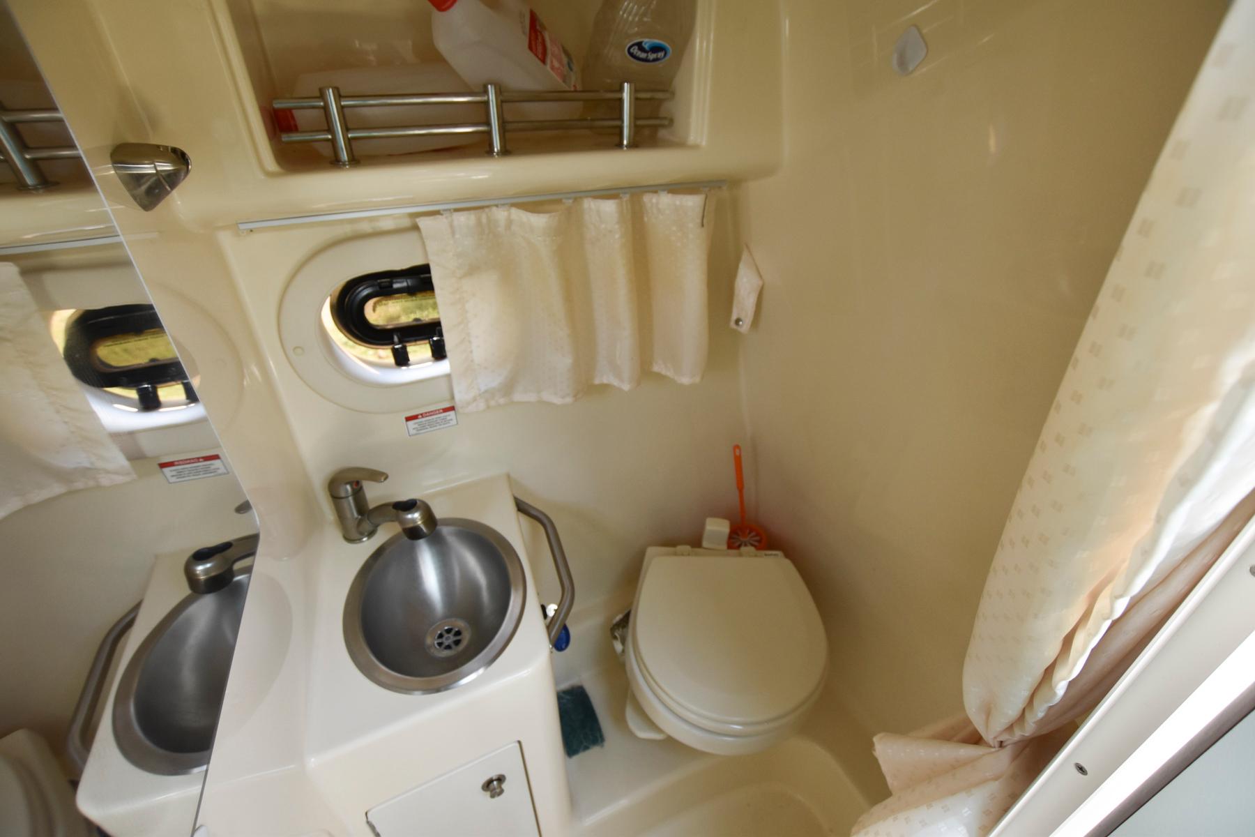NY 8972 BP Knot 10 Yacht Sales