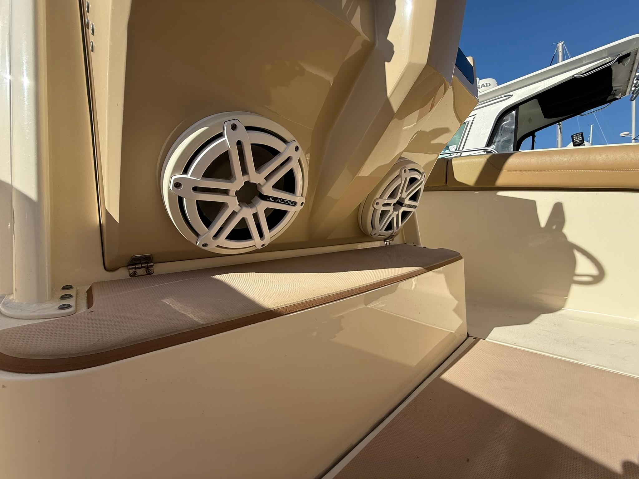 Scout 275LXF 2017 | HMY Yachts