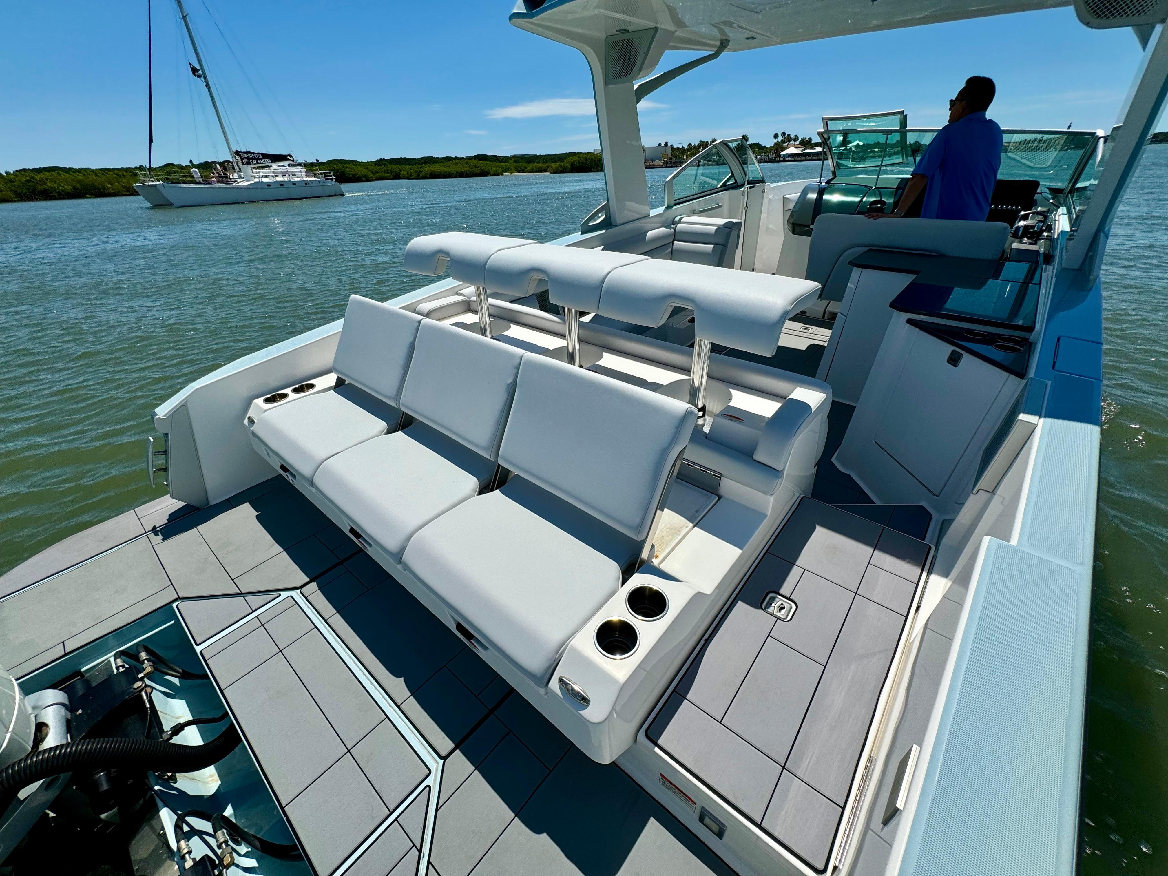 Aviara-AV32 OB 2021 -FL-US-2021 Aviara AV32 OB luxury boat with spacious seating and modern design on the water.-9443715 | Thumbnail