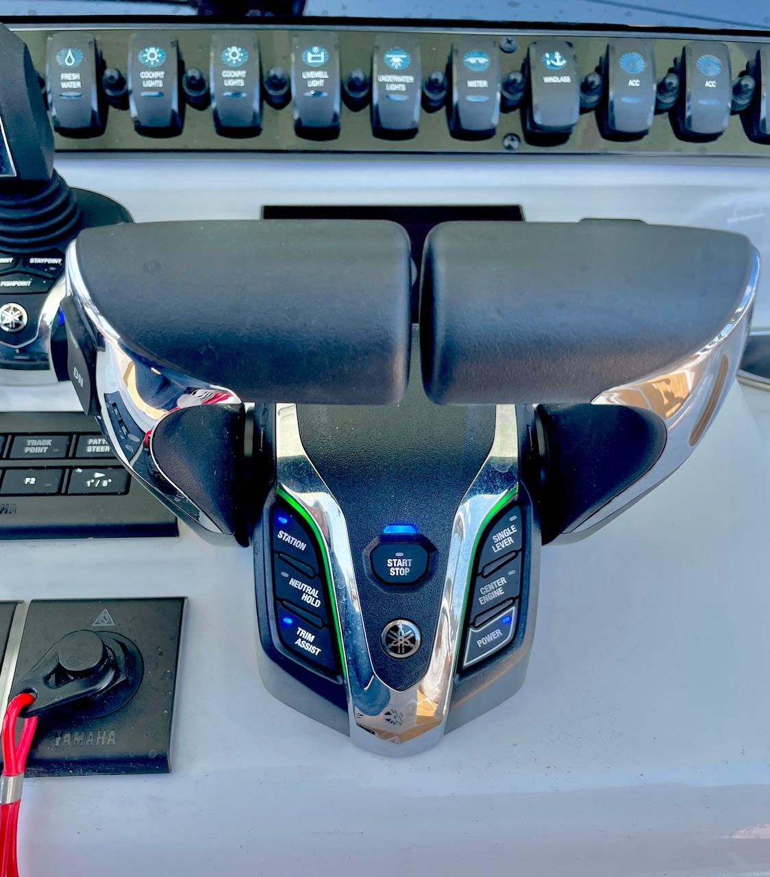 2024-sea-hunt-305-se-power-9763716-977013964-0-180420250850-14