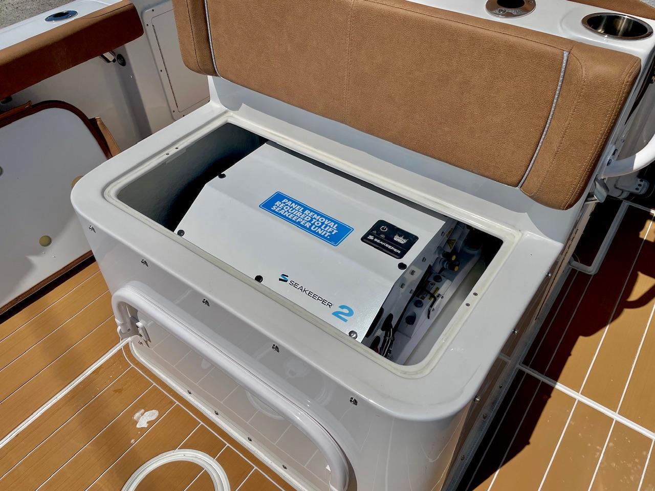 2024-sea-hunt-305-se-power-9763716-977013977-0-180420250850-27