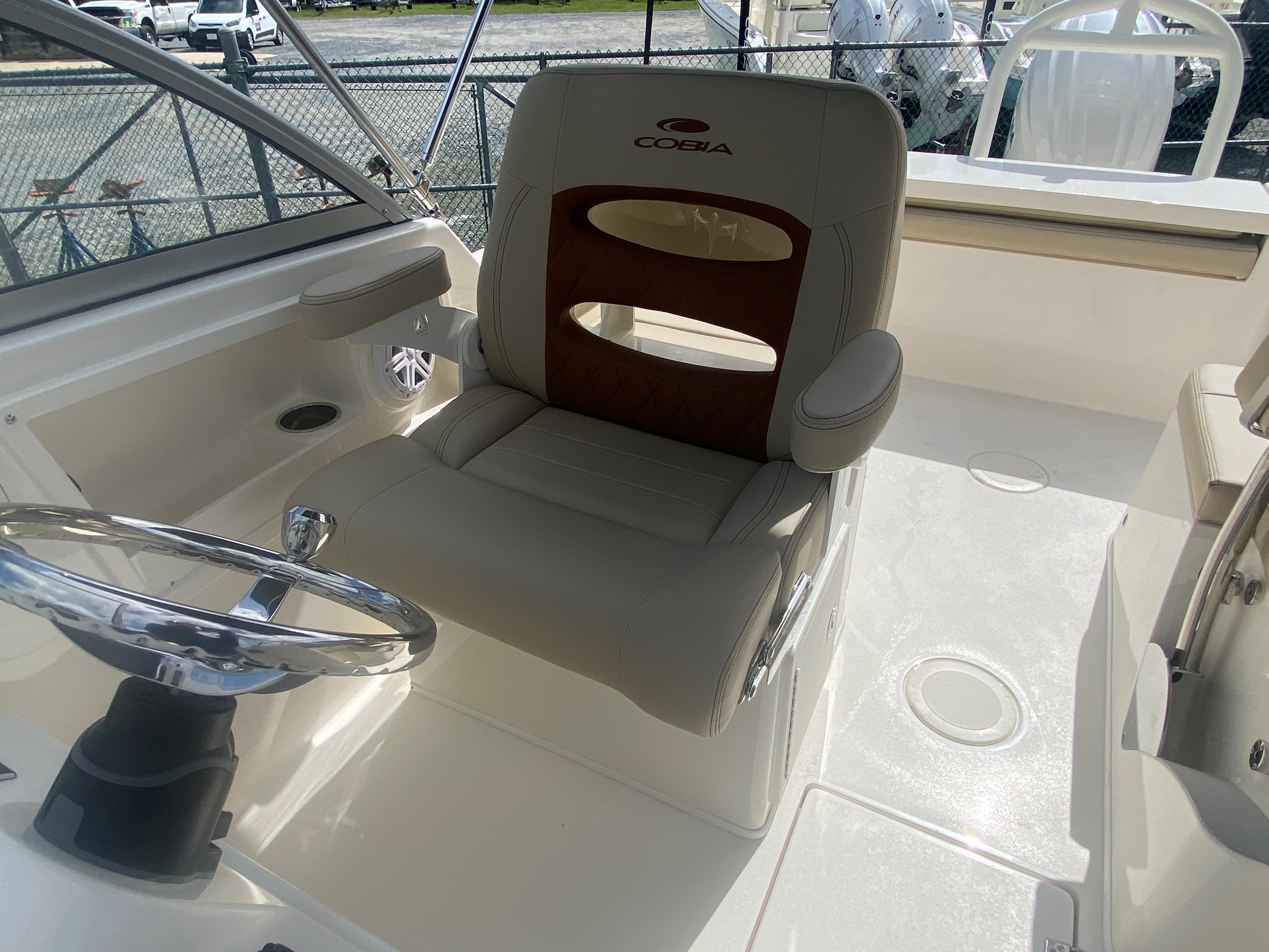 2024 Cobia 220 Dual Console-22