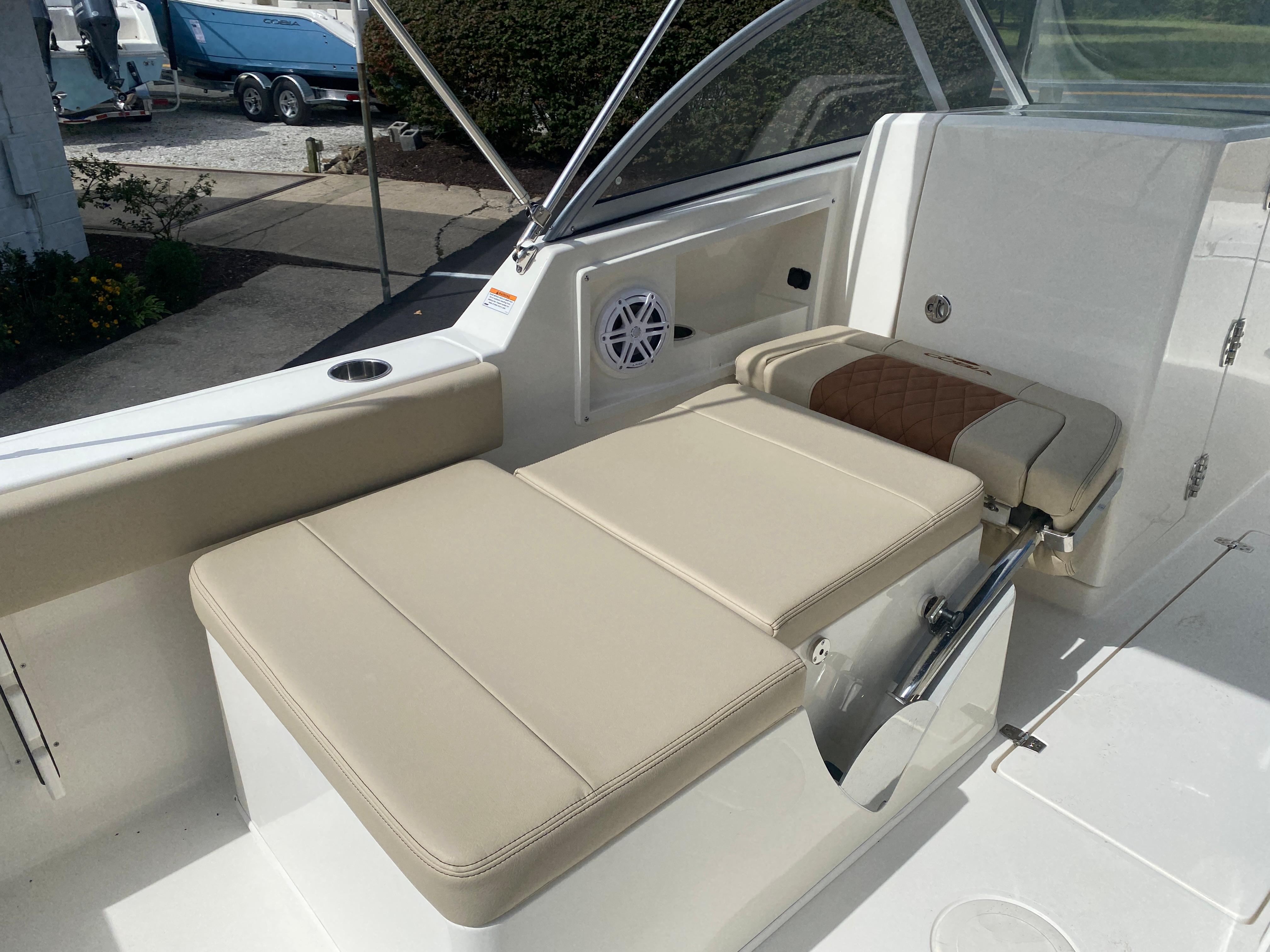 2024 Cobia 220 Dual Console-24