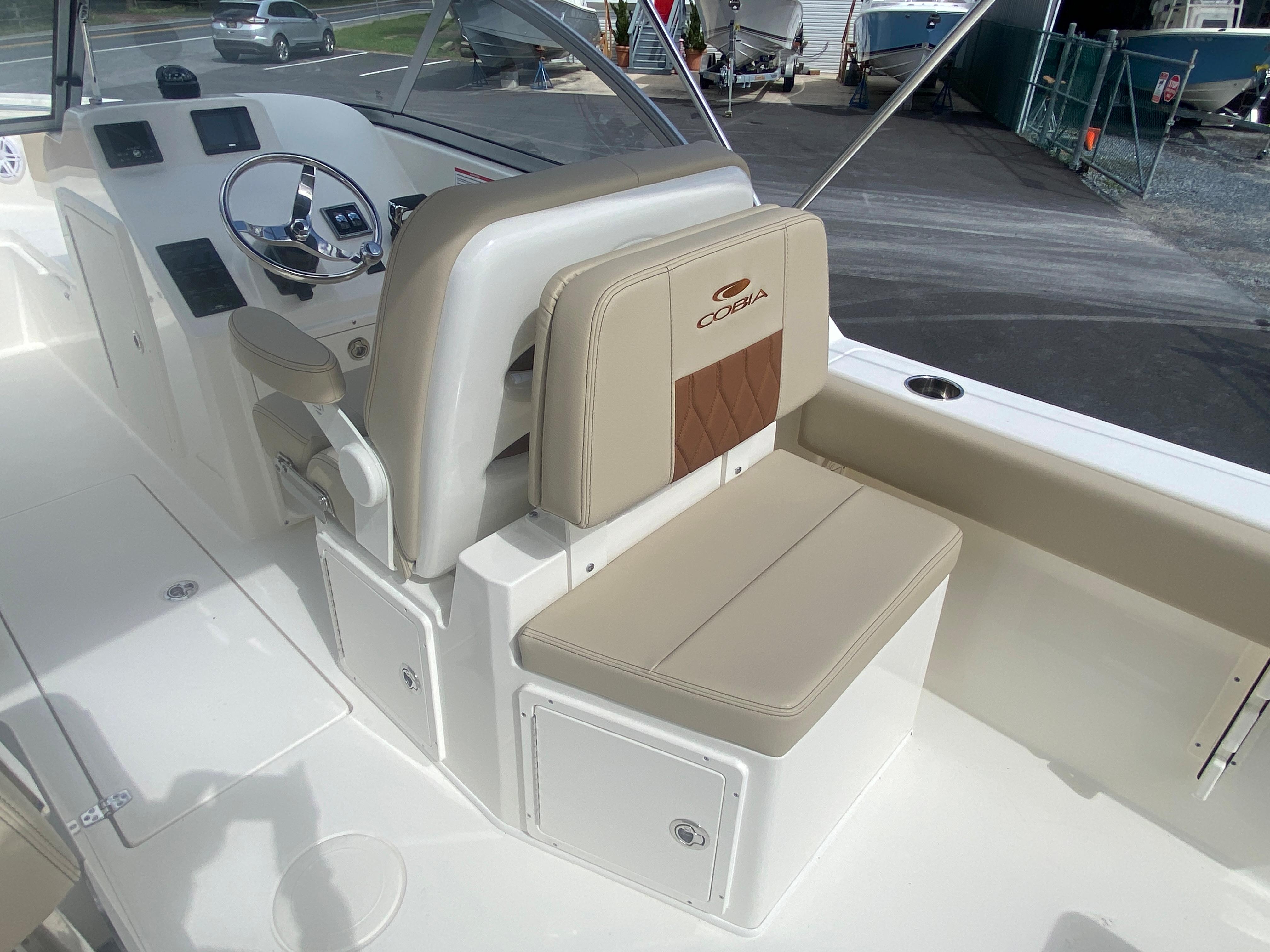 2024 Cobia 220 Dual Console-40