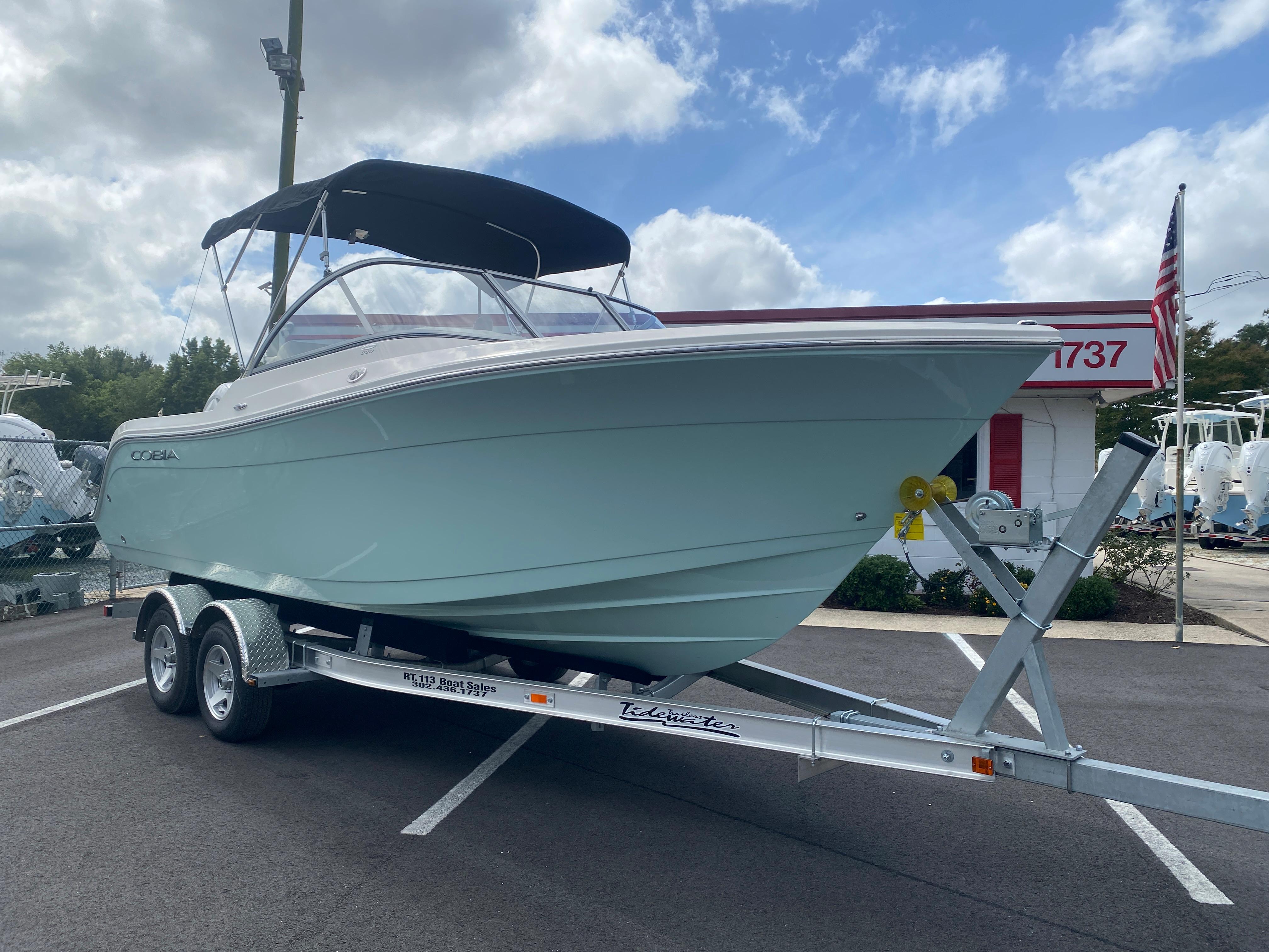 2024 Cobia 220 Dual Console-3