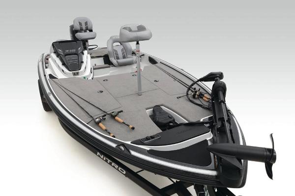 2020 Nitro boat for sale, model of the boat is Z18 & Image # 14 of 54