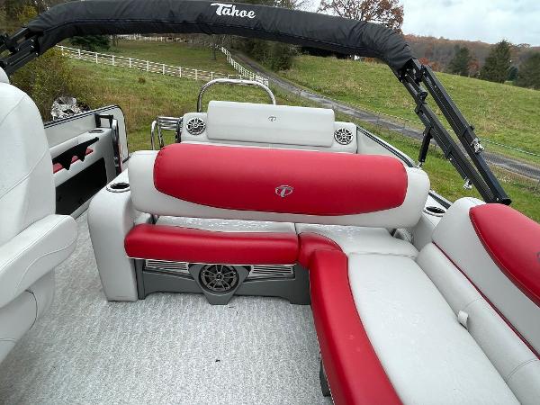 2021 Tahoe Pontoons boat for sale, model of the boat is Cascade 2585 Versitile Rear Lounger & Image # 21 of 22