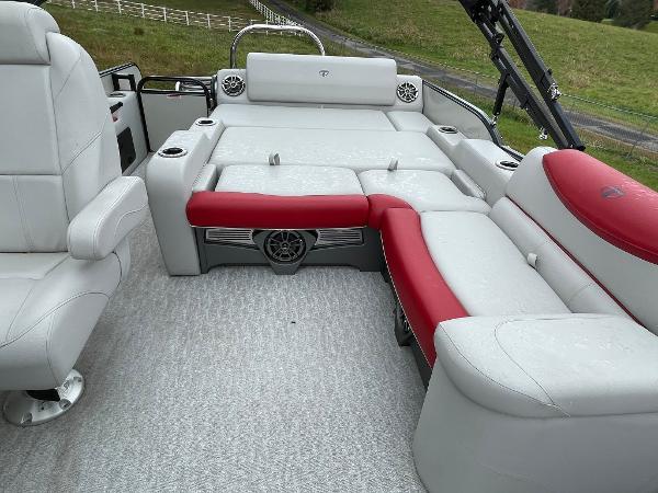 2021 Tahoe Pontoons boat for sale, model of the boat is Cascade 2585 Versitile Rear Lounger & Image # 17 of 22