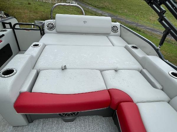 2021 Tahoe Pontoons boat for sale, model of the boat is Cascade 2585 Versitile Rear Lounger & Image # 16 of 22