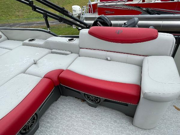 2021 Tahoe Pontoons boat for sale, model of the boat is Cascade 2585 Versitile Rear Lounger & Image # 15 of 22