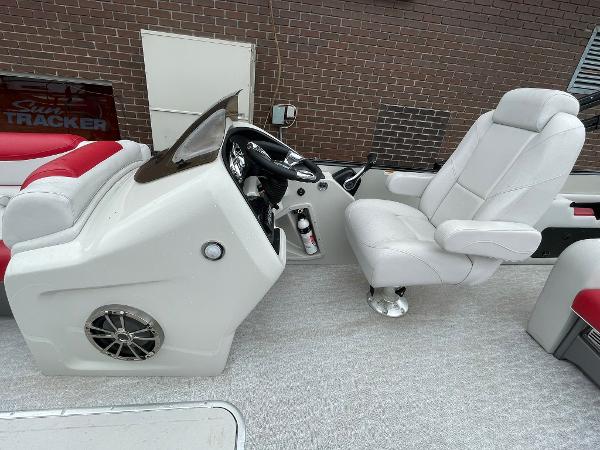 2021 Tahoe Pontoons boat for sale, model of the boat is Cascade 2585 Versitile Rear Lounger & Image # 12 of 22