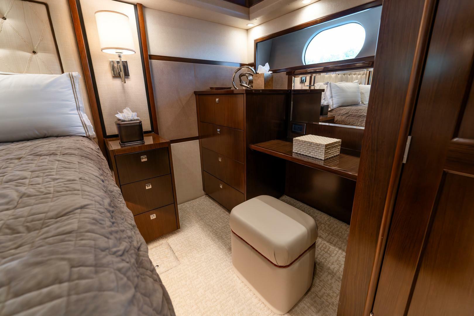 2015-viking-76-convertible-power-9793733-20250514094623199-1_XLARGE