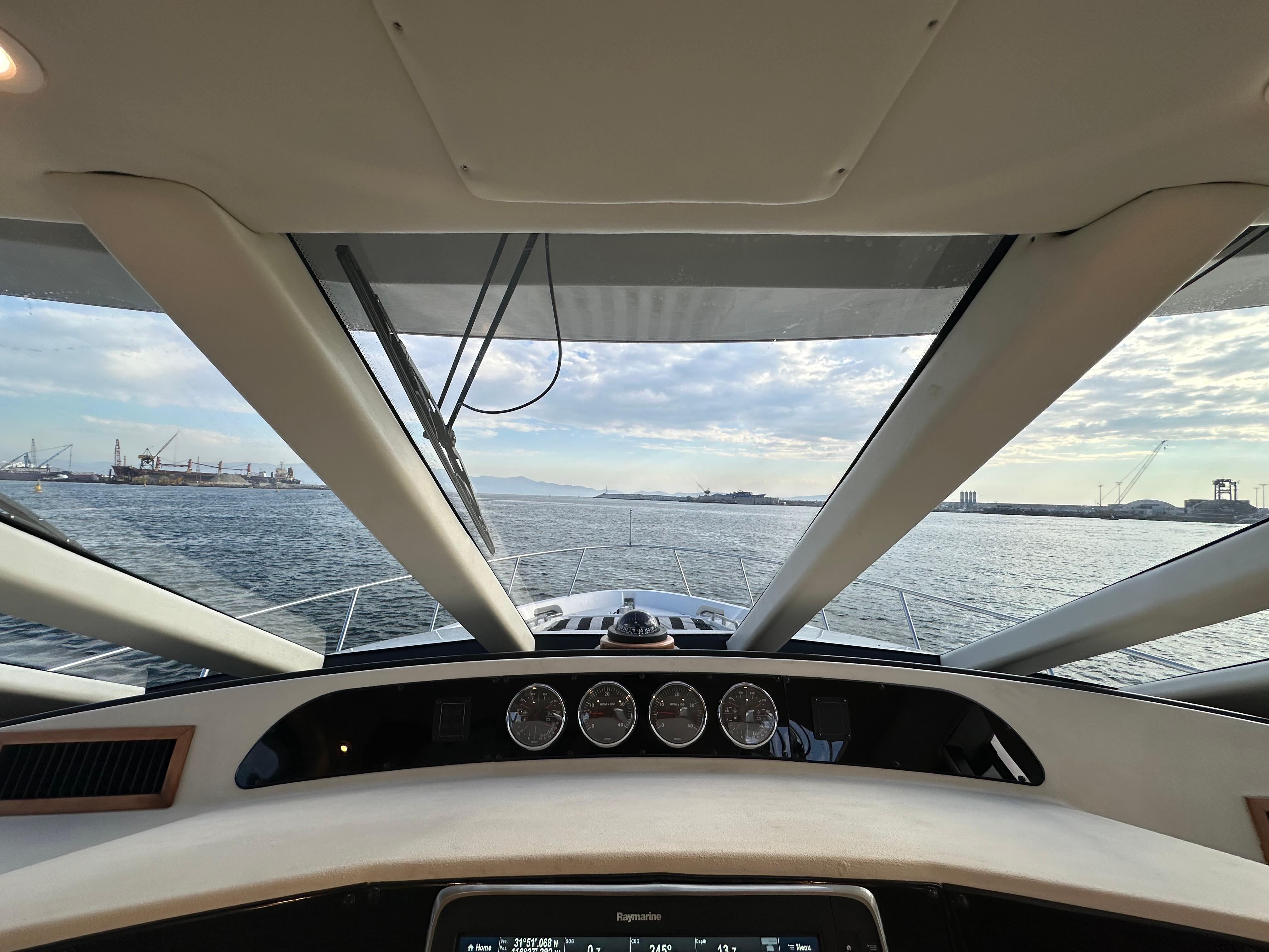 2004-meridian-580-pilothouse-power-9573737-20241008151153733-1_XLARGE