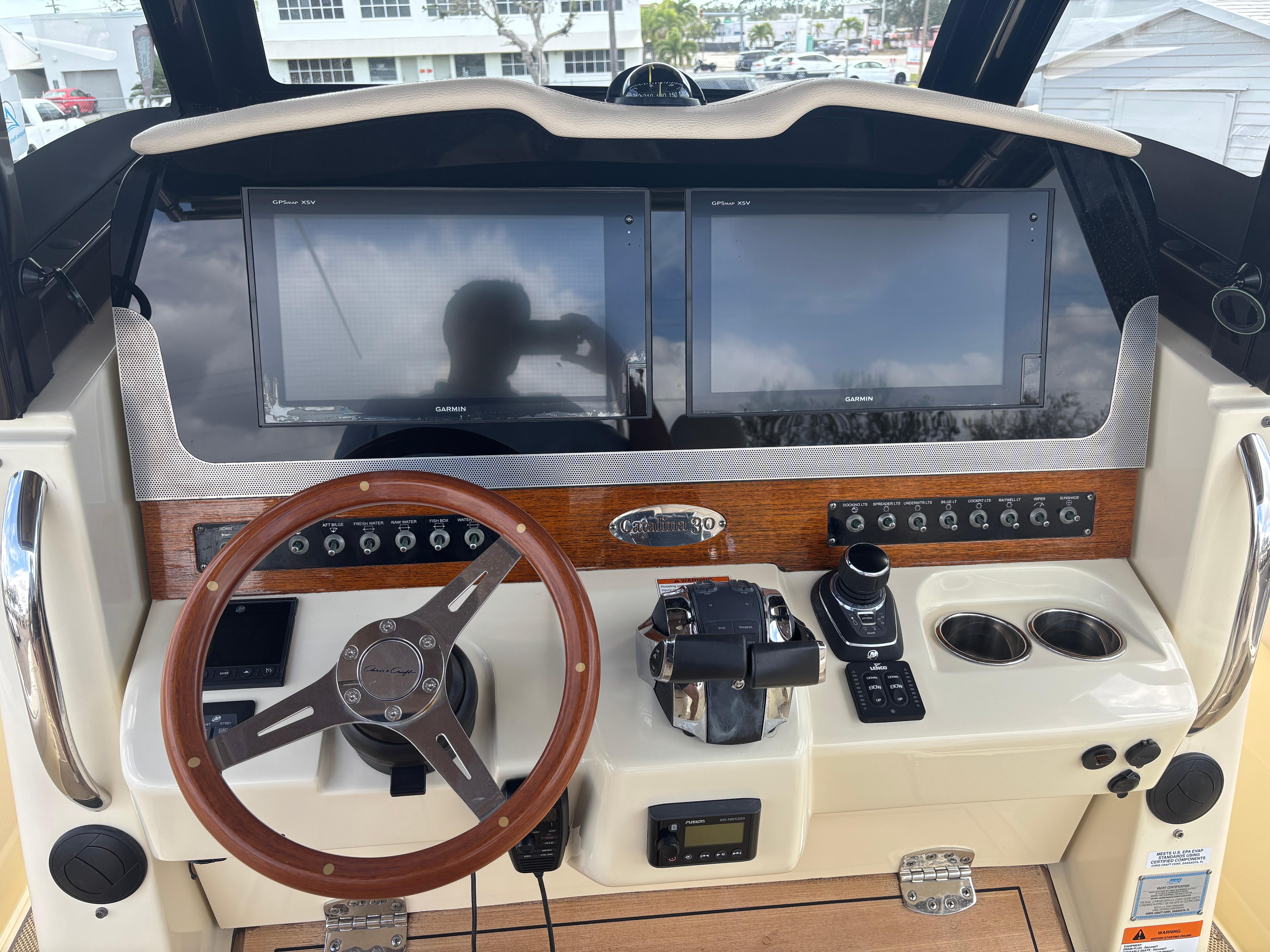 2019 Chris-Craft Catalina 30-9