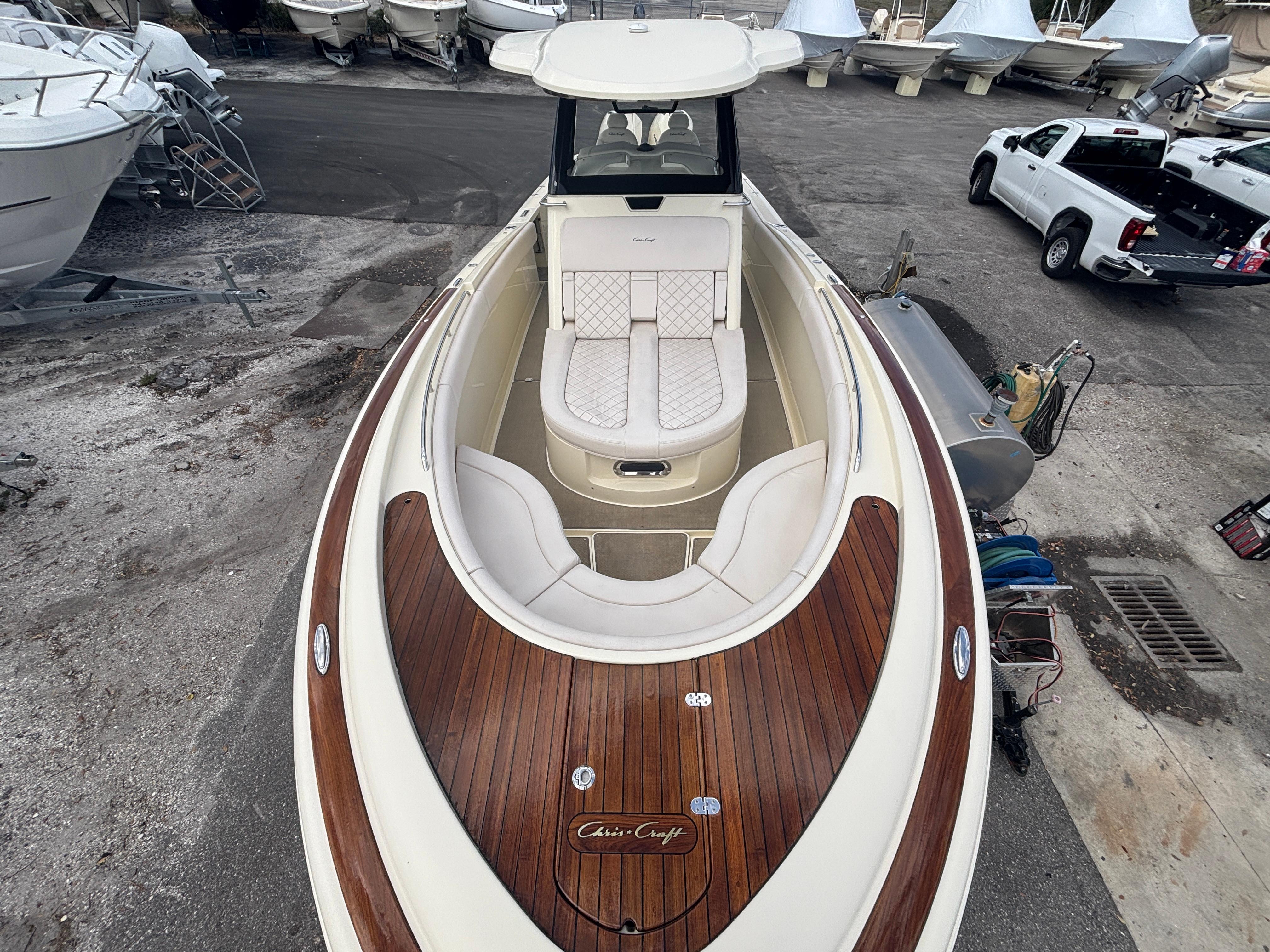 2019 Chris-Craft Catalina 30-11