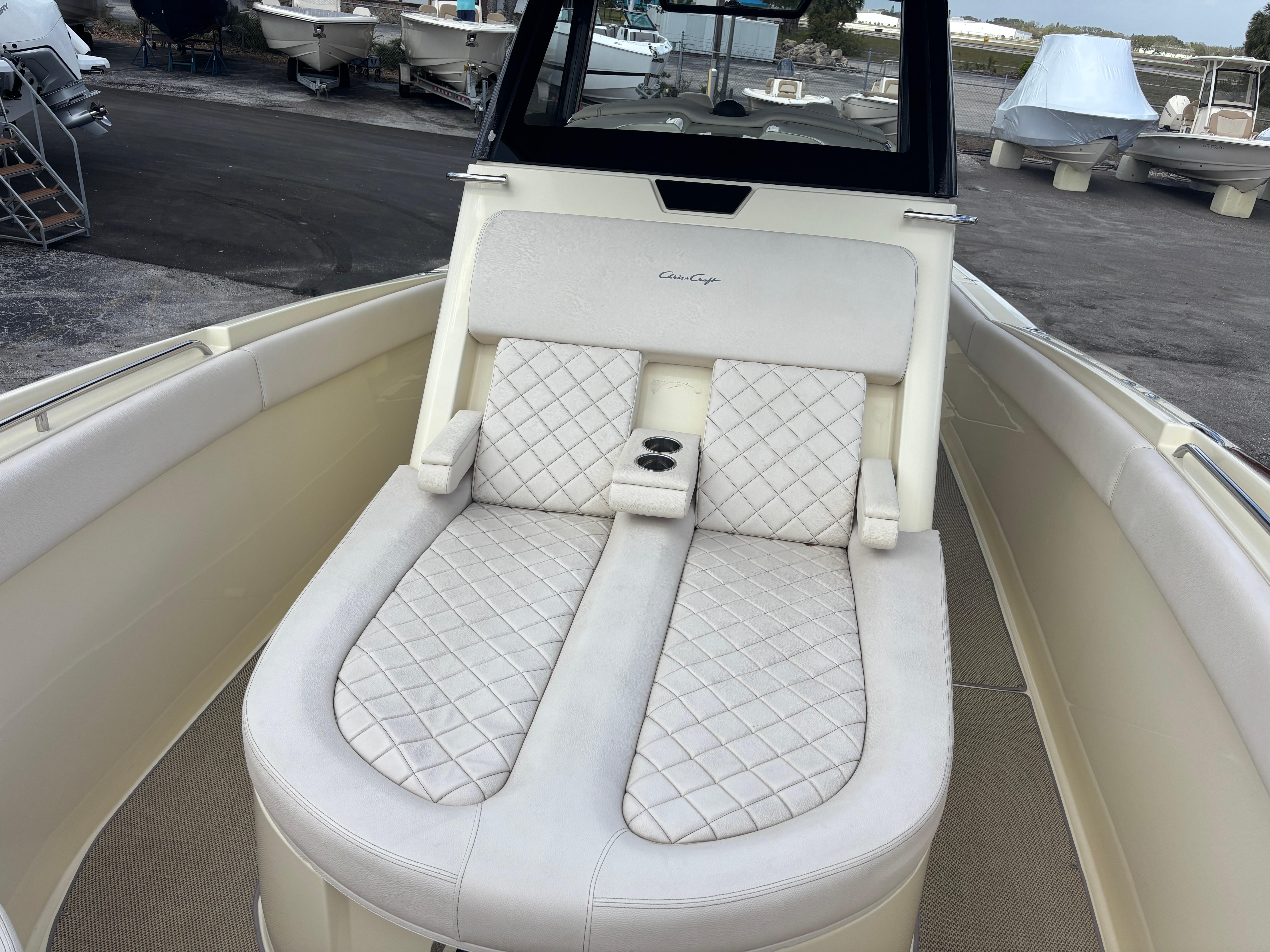2019 Chris-Craft Catalina 30-12
