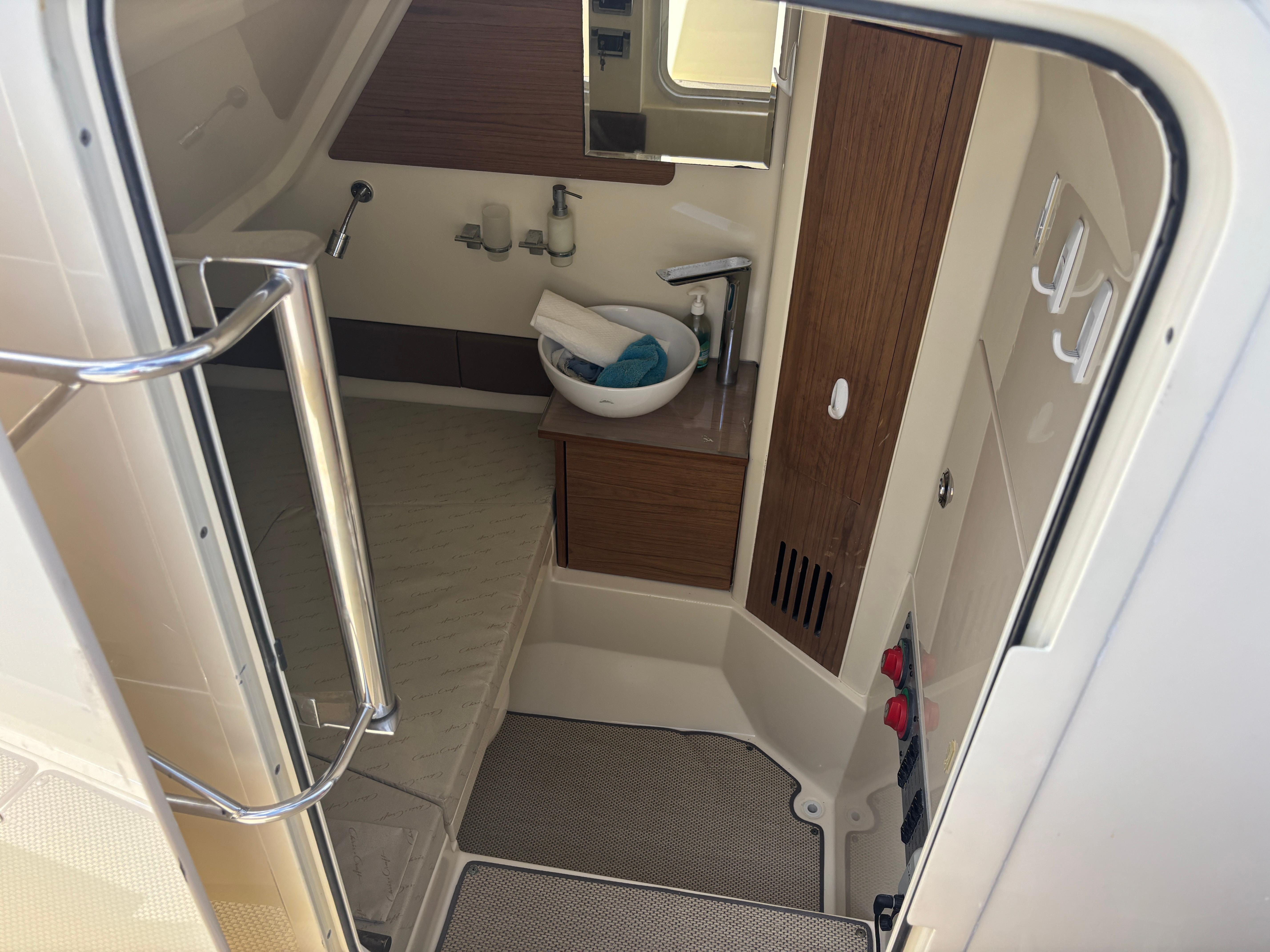 2019 Chris-Craft Catalina 30-14