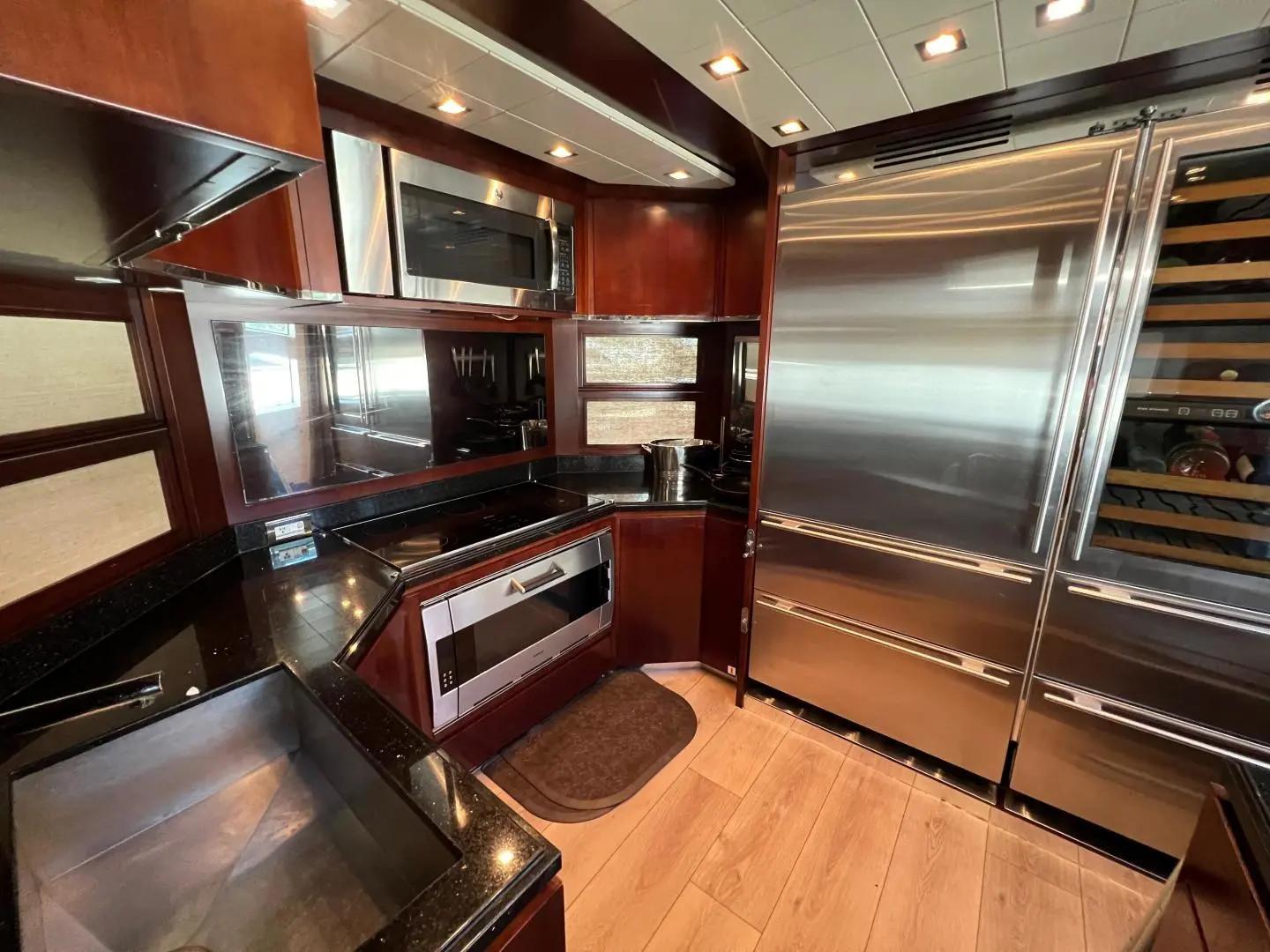 2010 Azimut 95