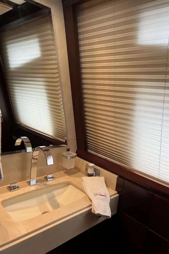 2010 Azimut 95