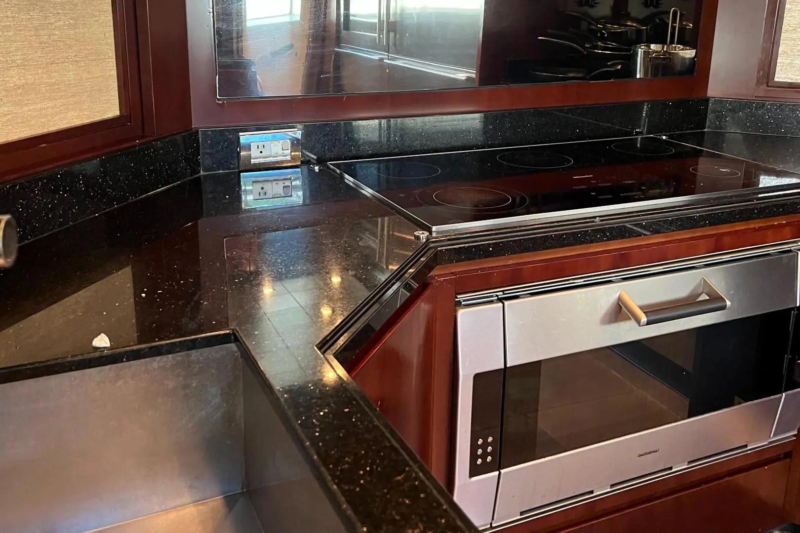 2010 Azimut 95