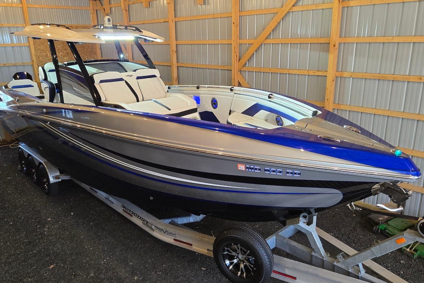 M 10541 BW Knot 10 Yacht Sales M 10541 BW Knot 10 Yacht Sales