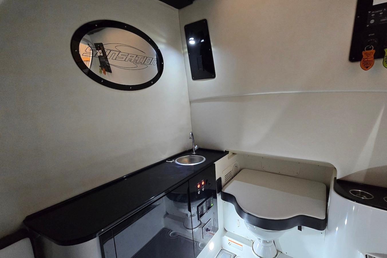 M 10541 BW Knot 10 Yacht Sales M 10541 BW Knot 10 Yacht Sales