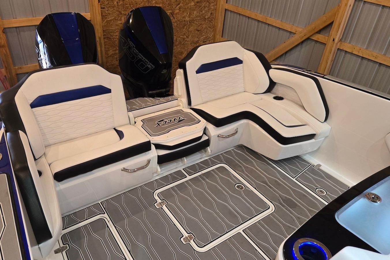 M 10541 BW Knot 10 Yacht Sales M 10541 BW Knot 10 Yacht Sales