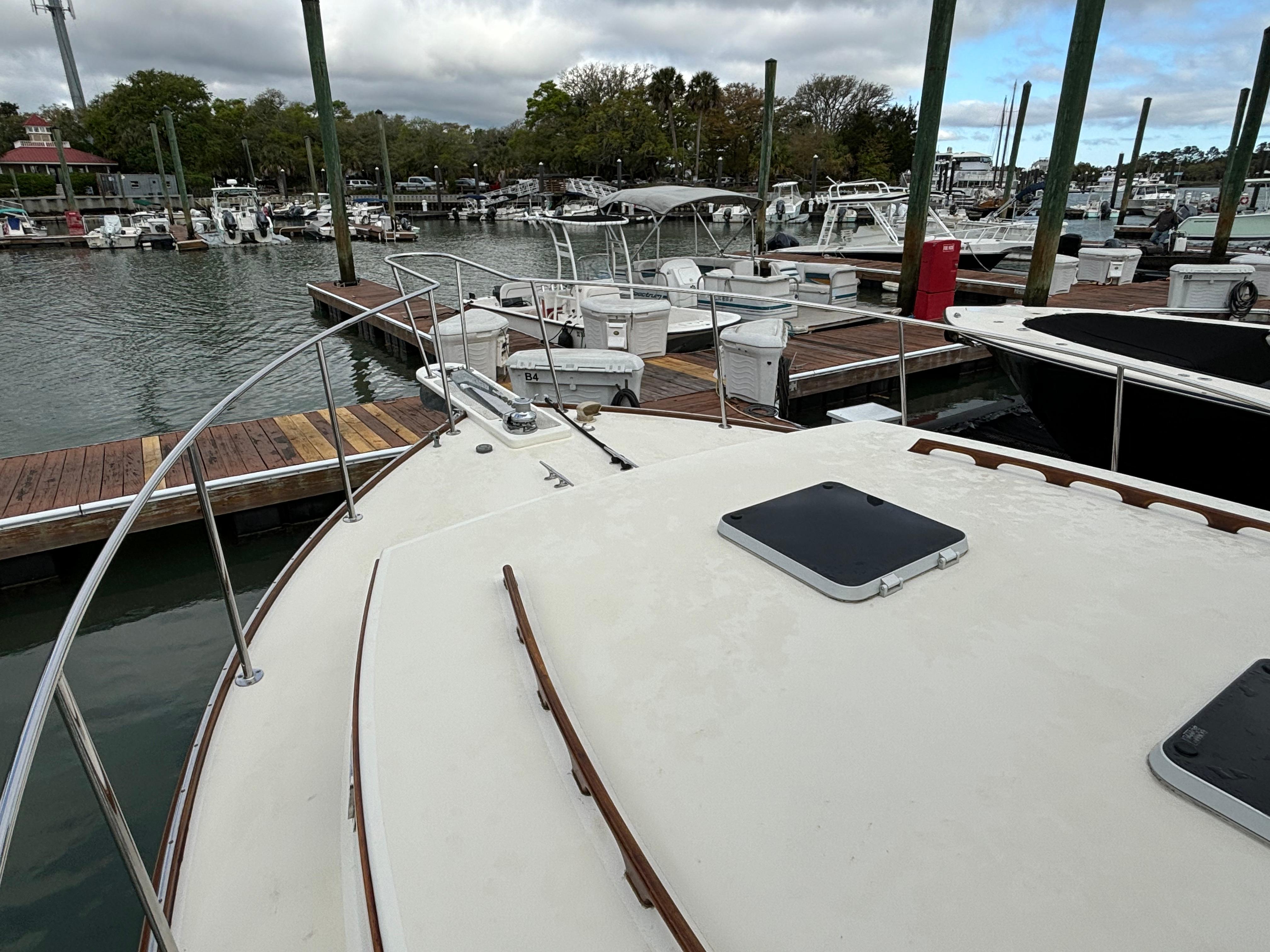 Ellis-36 Flybridge 2001-Gullywhumper ME-US-9753741 | Thumbnail