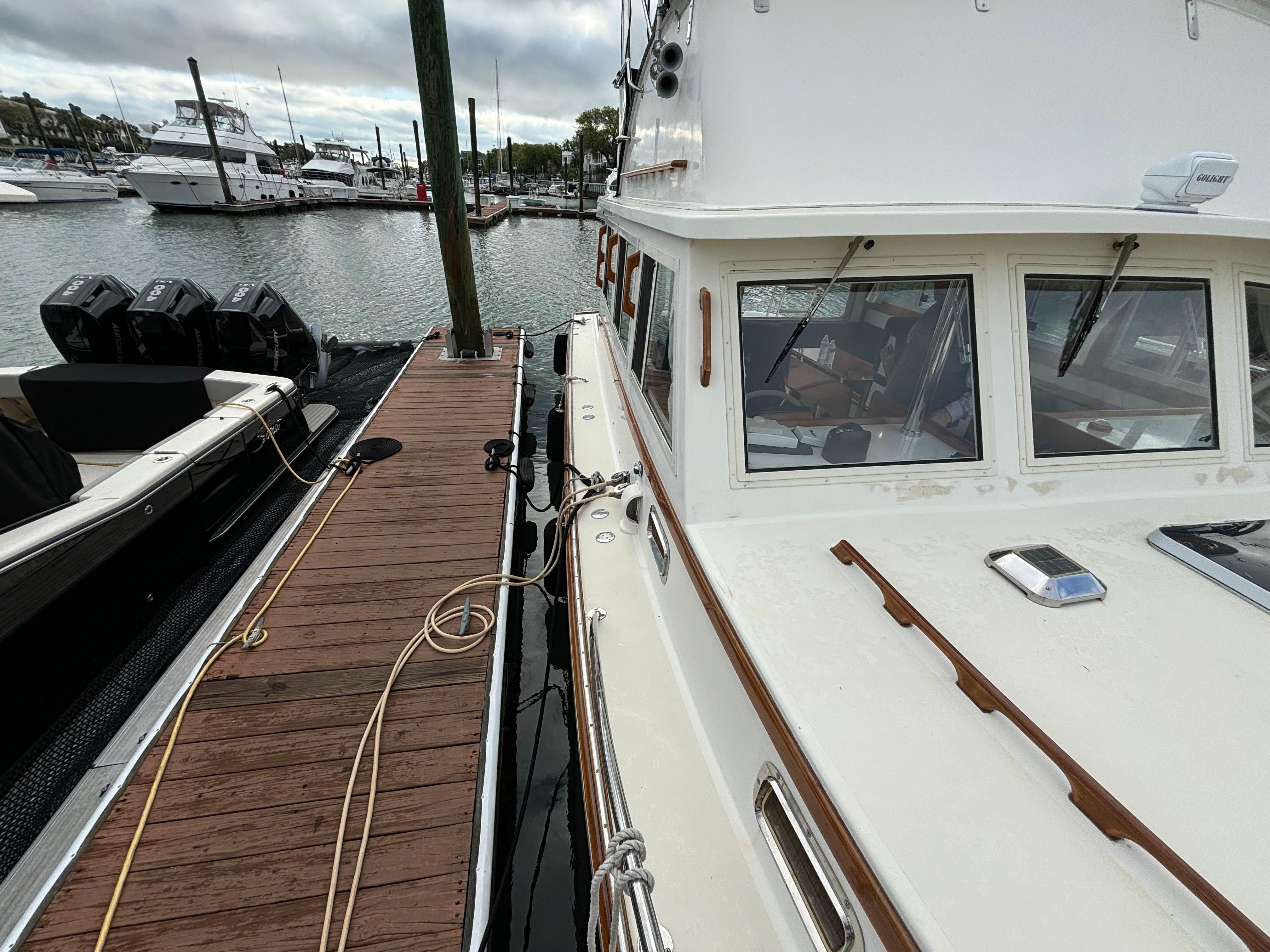 Ellis-36 Flybridge 2001-Gullywhumper ME-US-9753741 | Thumbnail