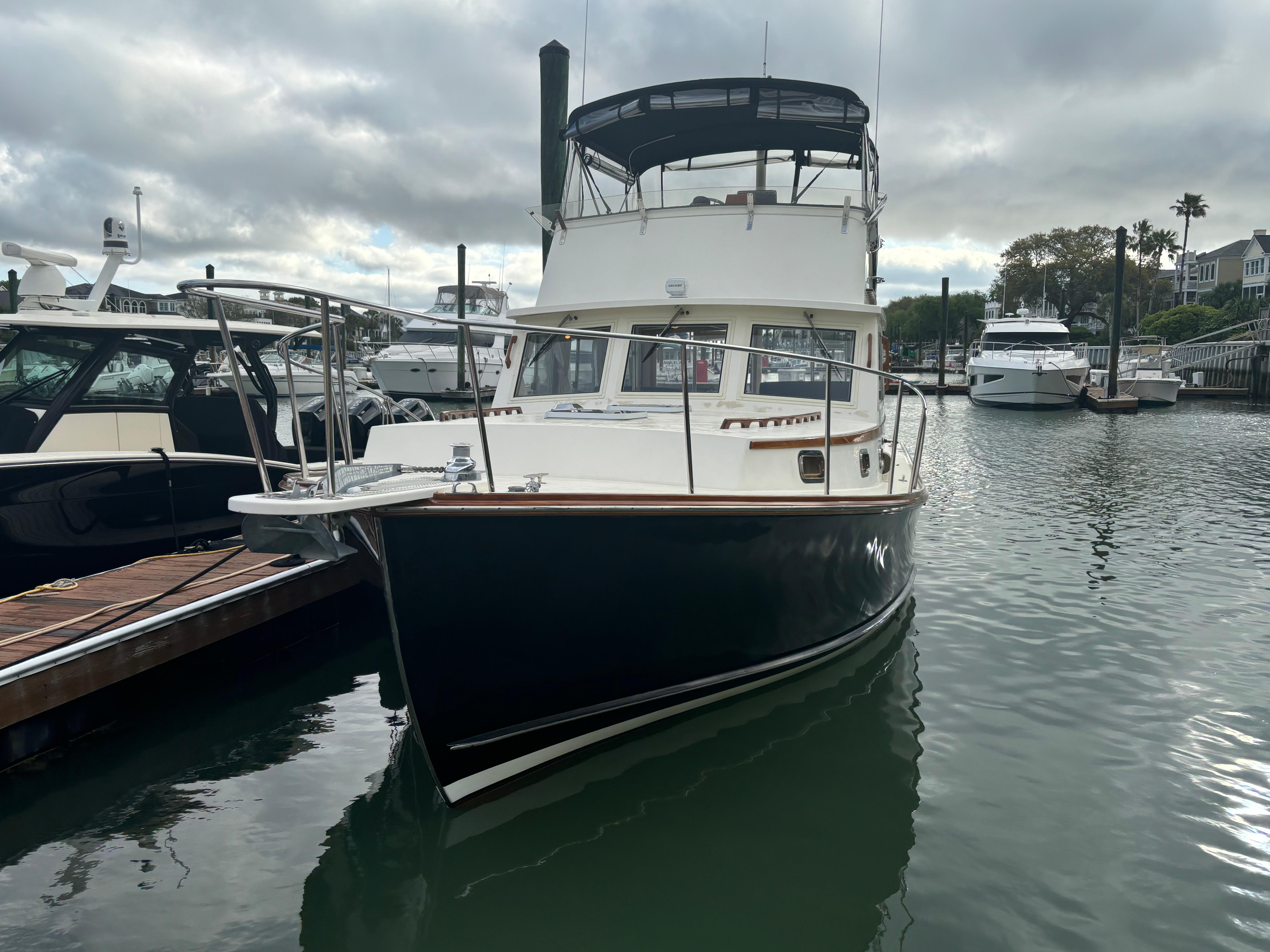 Ellis-36 Flybridge 2001-Gullywhumper ME-US-9753741 | Thumbnail