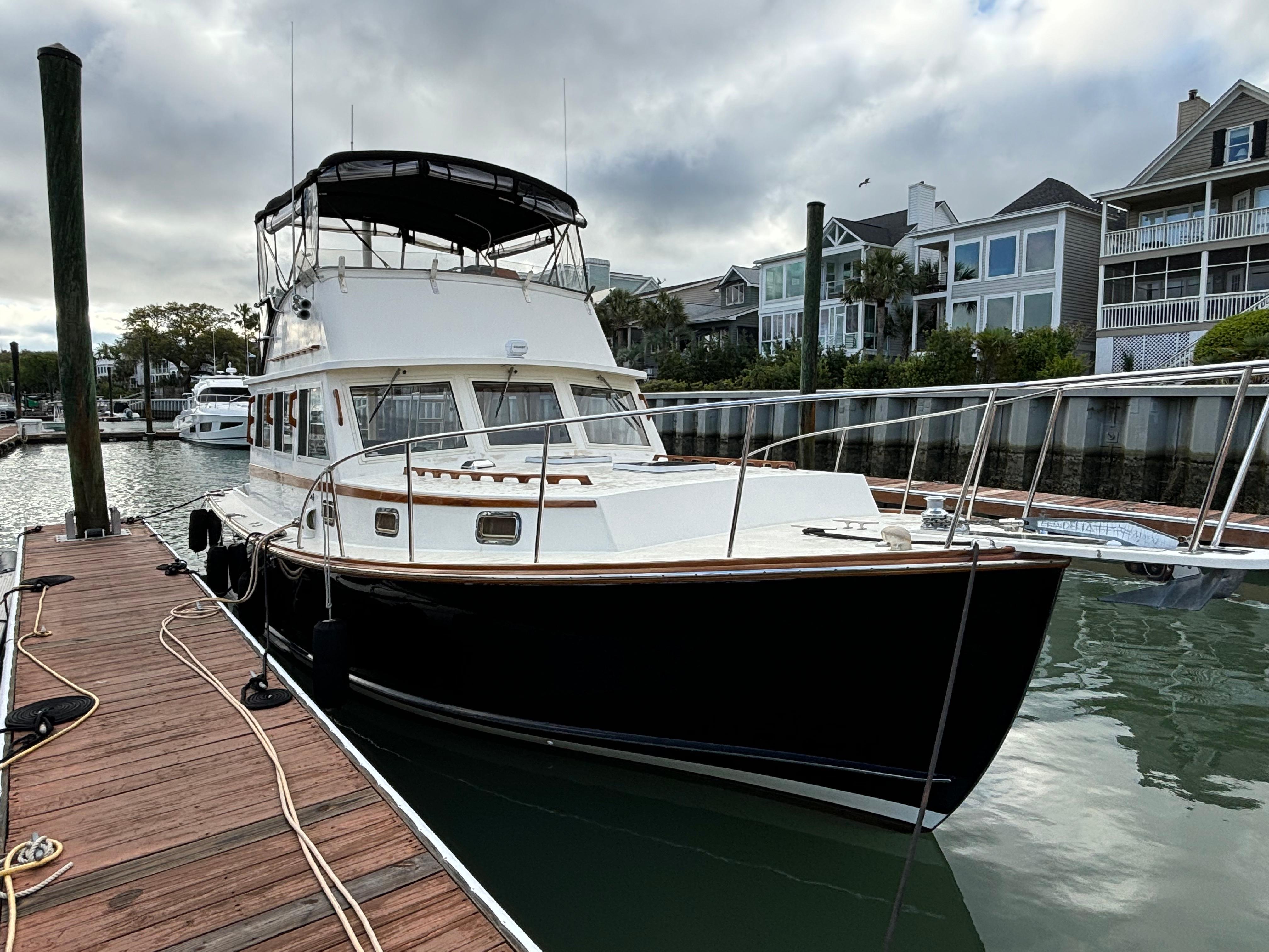 Ellis-36 Flybridge 2001-Gullywhumper ME-US-9753741 | Thumbnail