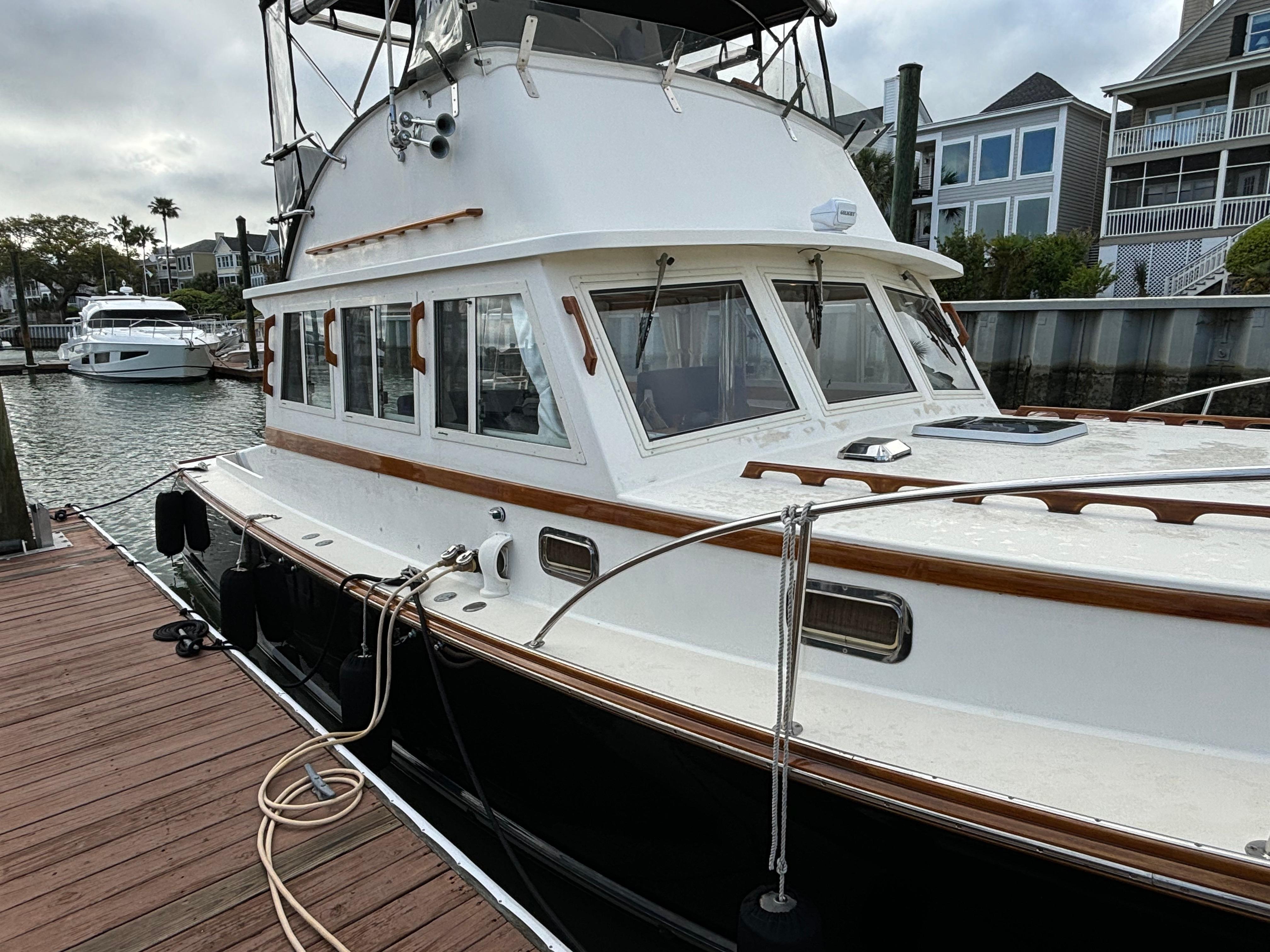 Ellis-36 Flybridge 2001-Gullywhumper ME-US-9753741 | Thumbnail