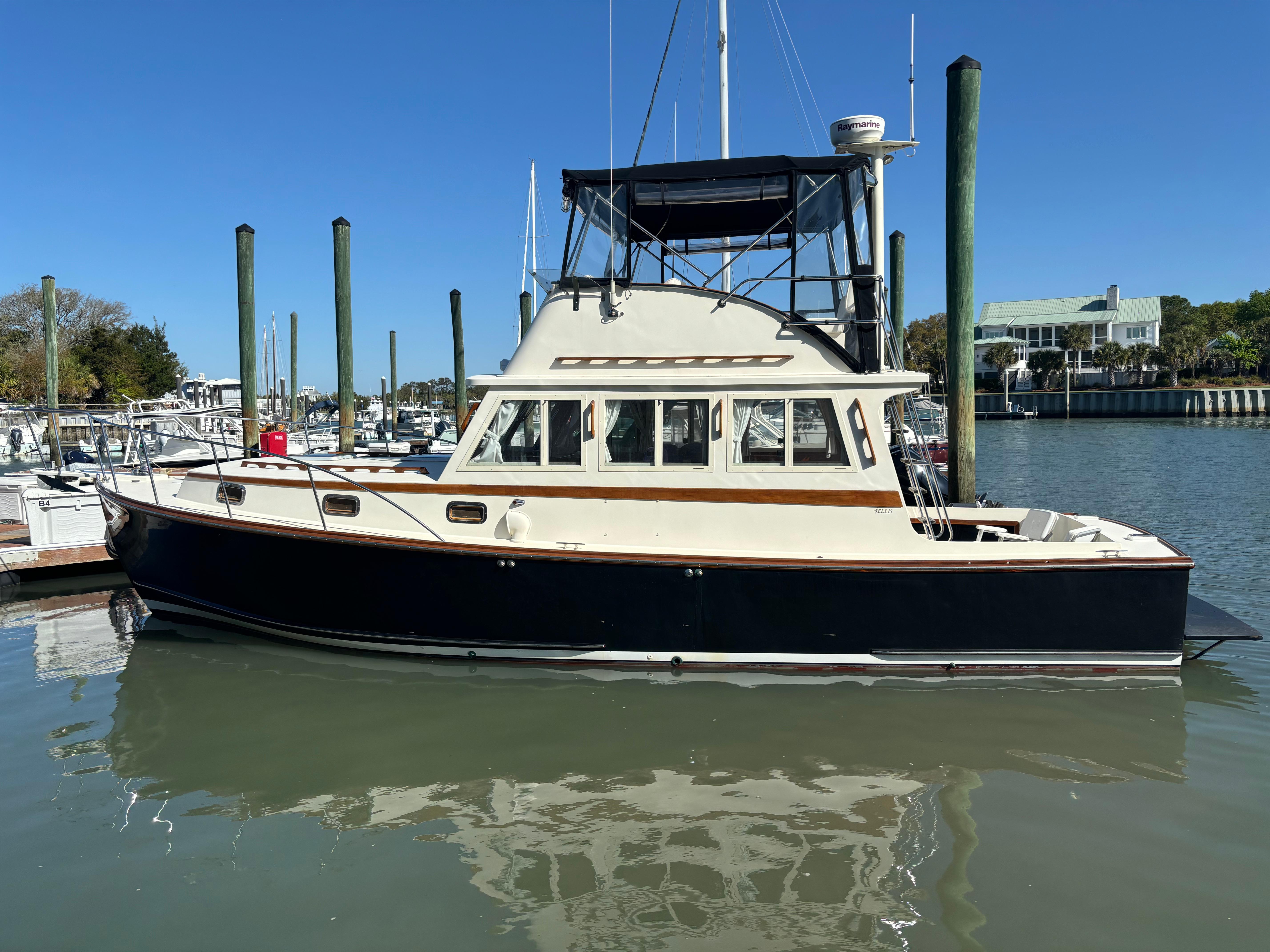 Ellis-36 Flybridge 2001-Gullywhumper ME-US-9753741