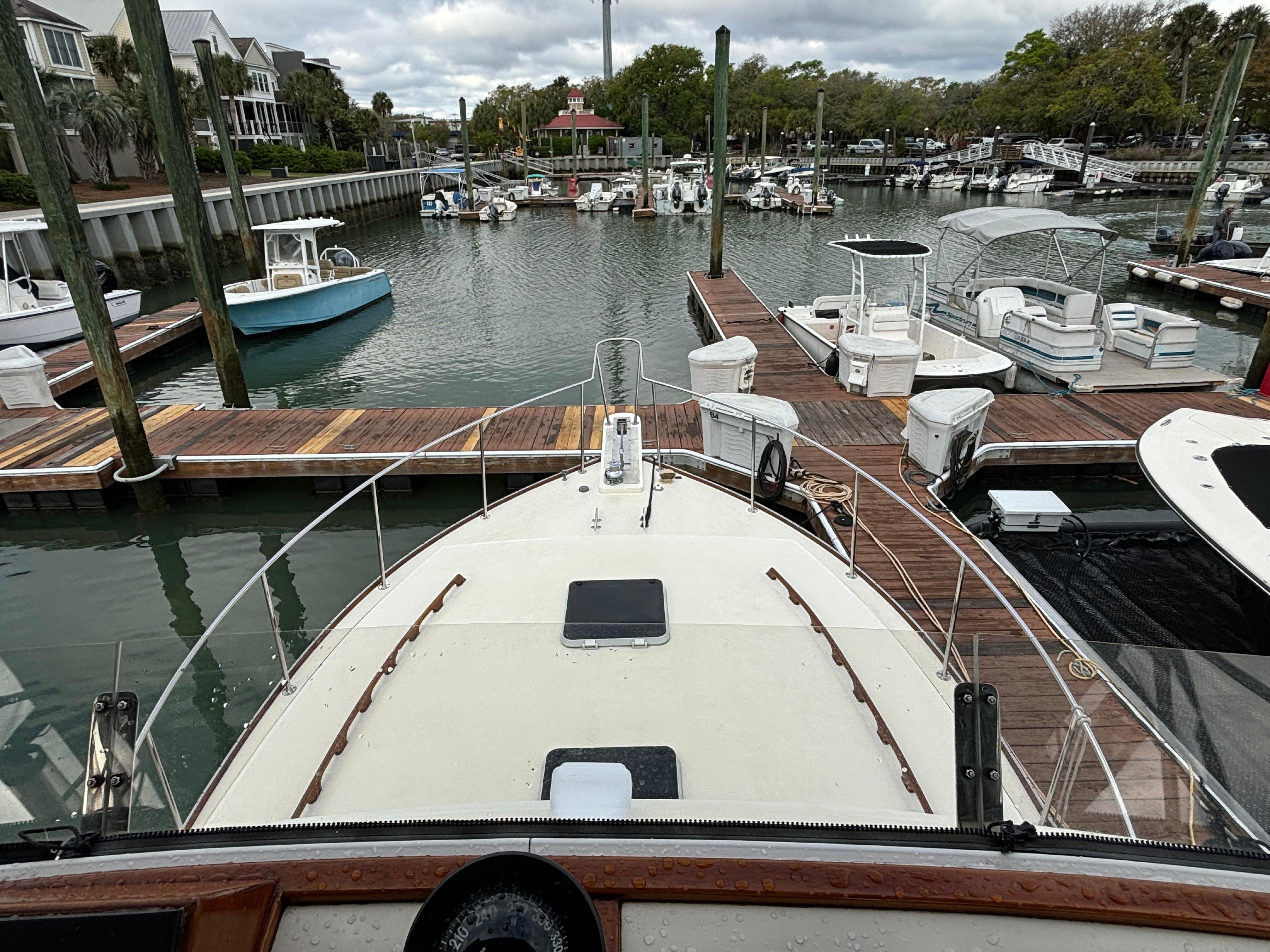 Ellis-36 Flybridge 2001-Gullywhumper ME-US-9753741 | Thumbnail