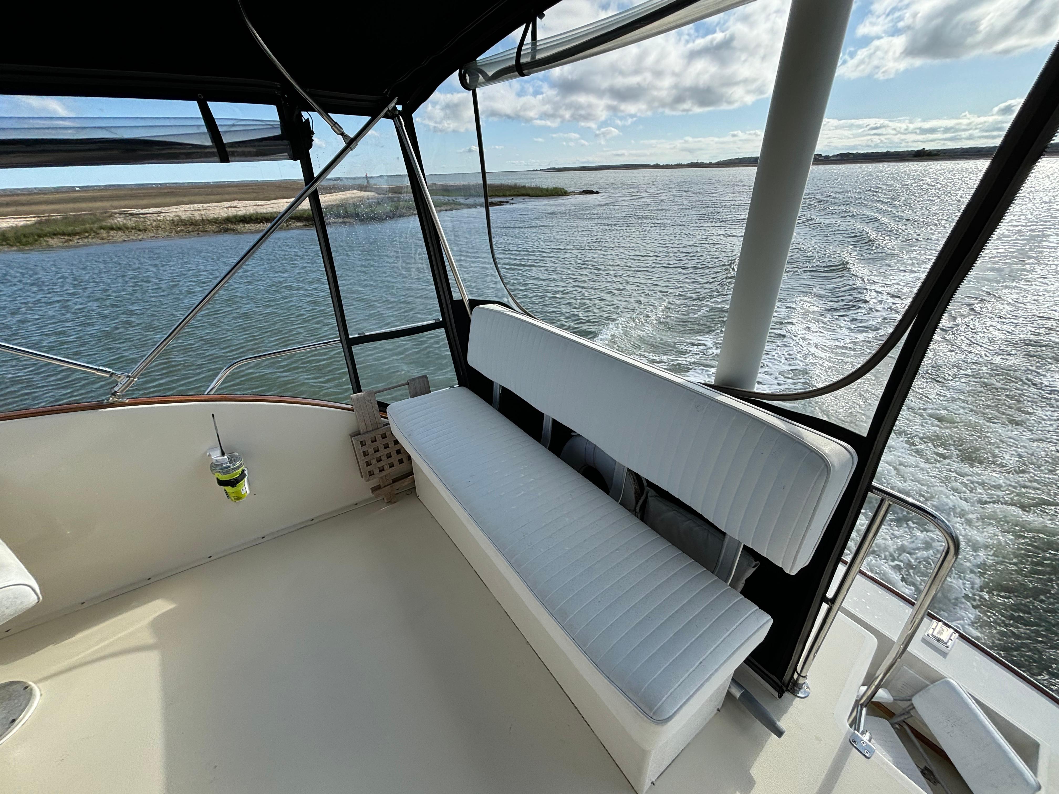 Ellis-36 Flybridge 2001-Gullywhumper ME-US-9753741 | Thumbnail