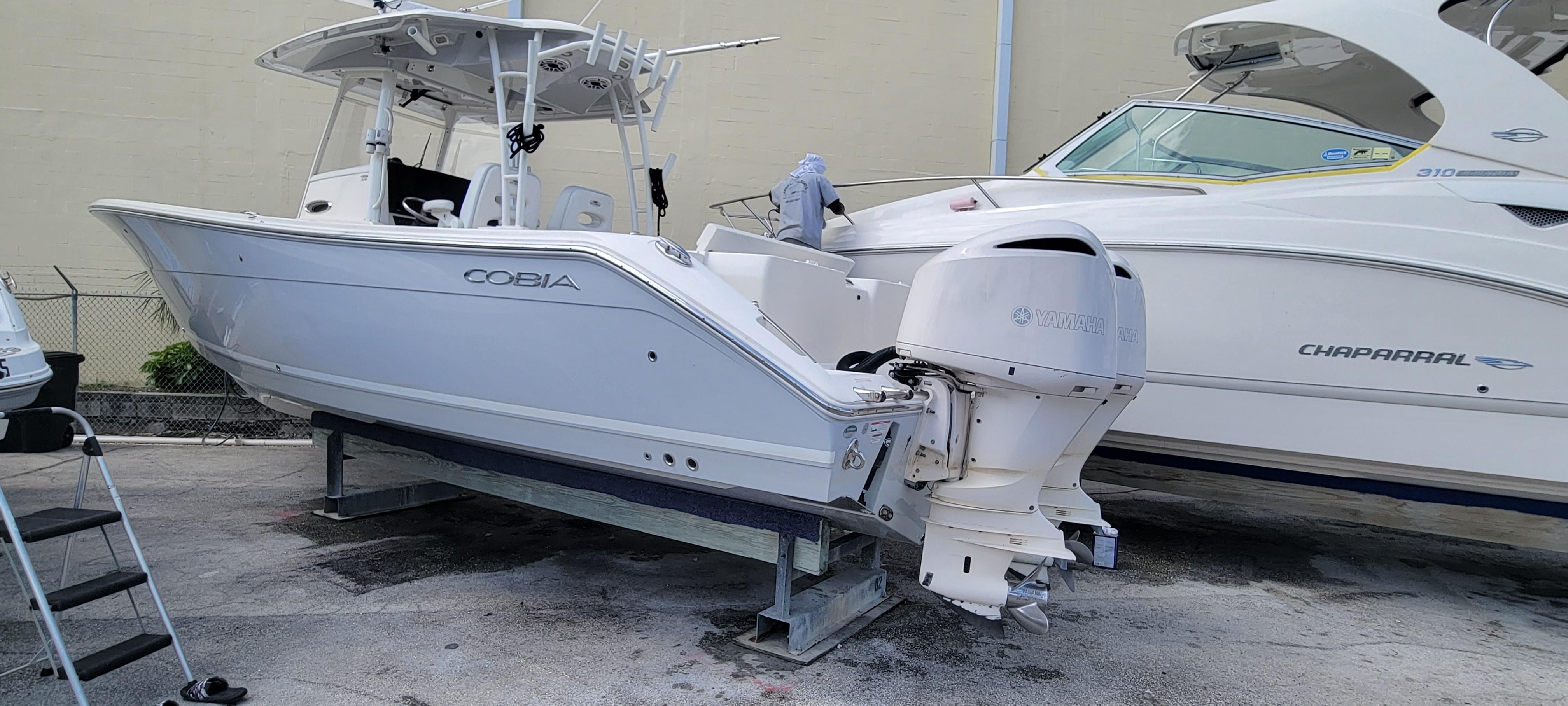 2020-cobia-320-center-console-power-9693705-20250225122627011-1_XLARGE