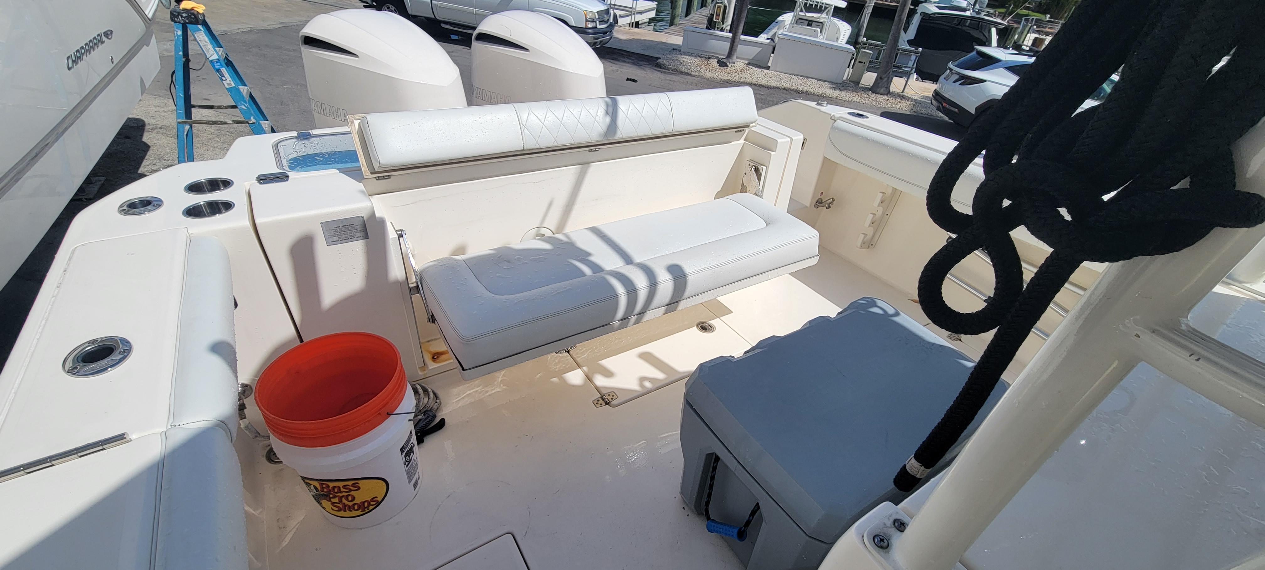 2020-cobia-320-center-console-power-9693705-20250225122724072-1_XLARGE