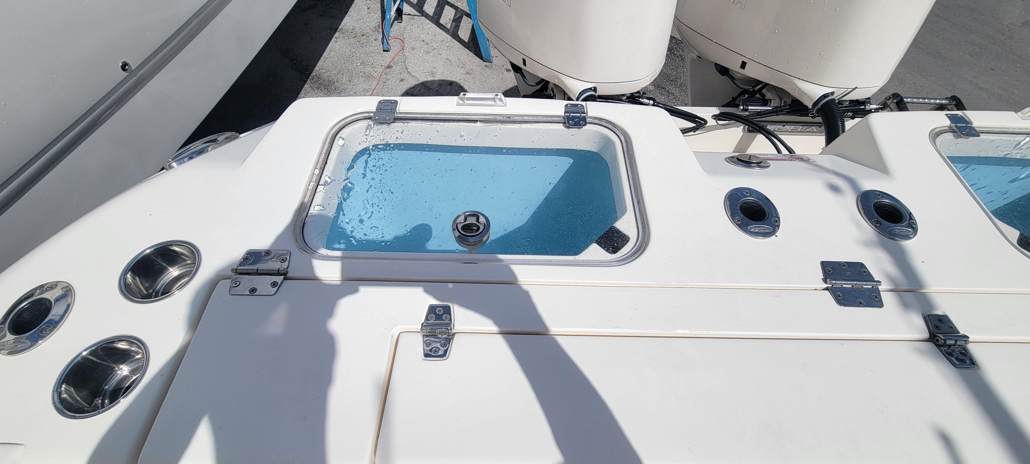 2020-cobia-320-center-console-power-9693705-20250225122739958-1_XLARGE
