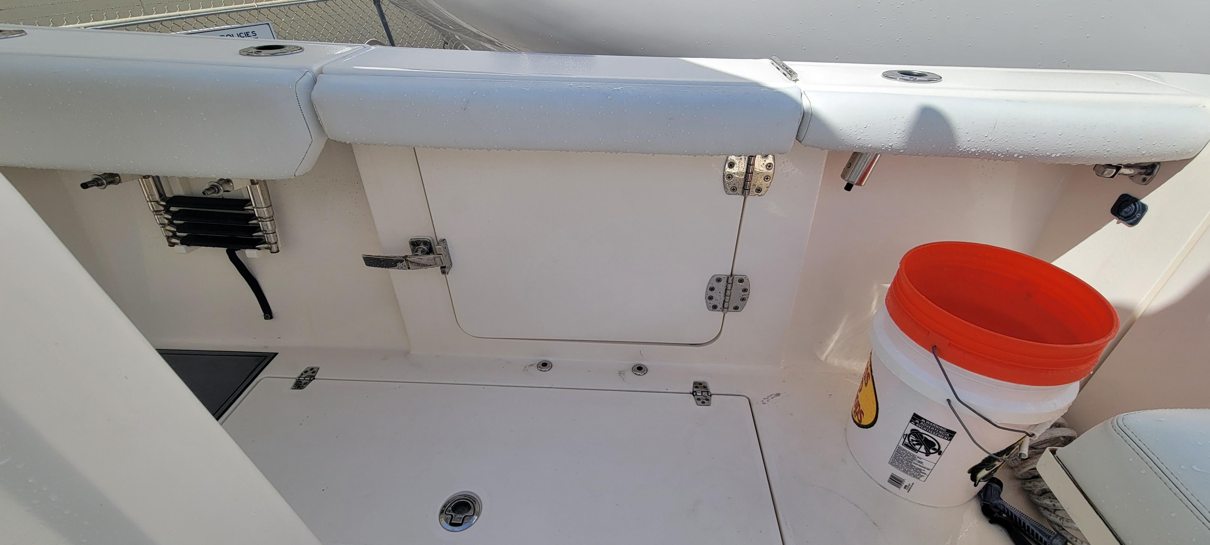 2020-cobia-320-center-console-power-9693705-20250225122757883-1_XLARGE